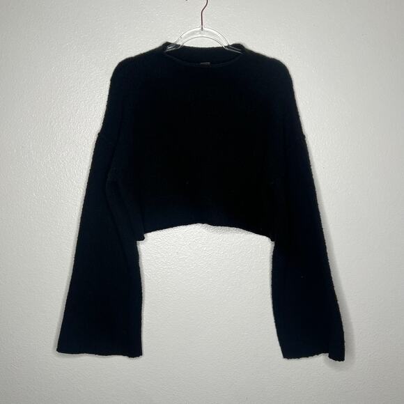 FREE PEOPLE Cropped Sweater High Neck Flared Sleeve Raw Hem Black Womens Size S - Picture 8 of 8